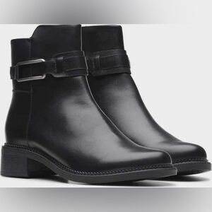 NIB Clarks Collection Maye Bella Black Leather Ankle Boots • Women's Size 9